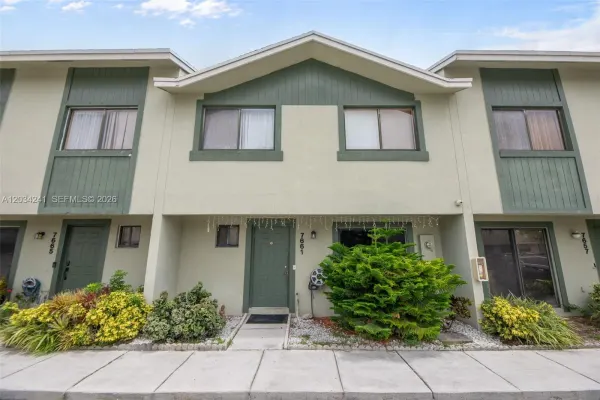 7661 NW 38th Court, Sunrise, FL 33351