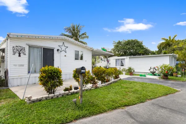 2961 SW 52nd Terrace, Davie, FL 33314