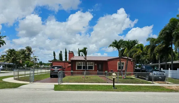 637 Dogwood Road, West Palm Beach, FL 33409