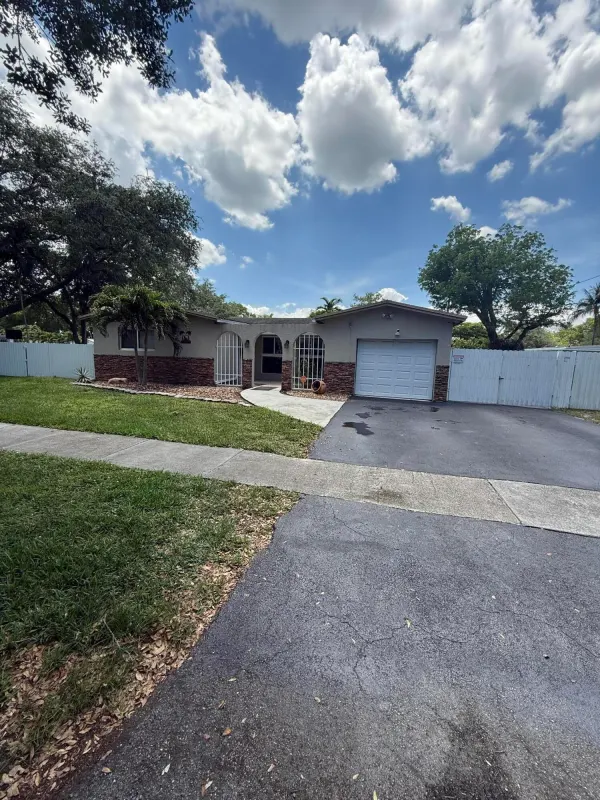 9101 SW 52nd Court, Cooper City, FL 33328