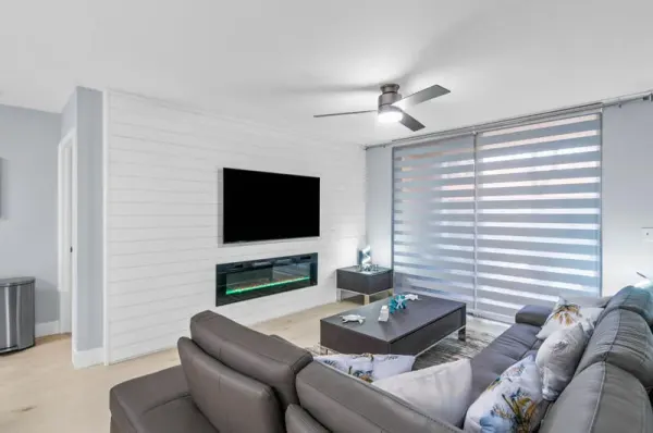 140 Yacht Club Way 107, Hypoluxo, FL 33462