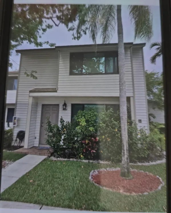 9752 NW 37th Street 7g, Sunrise, FL 33351
