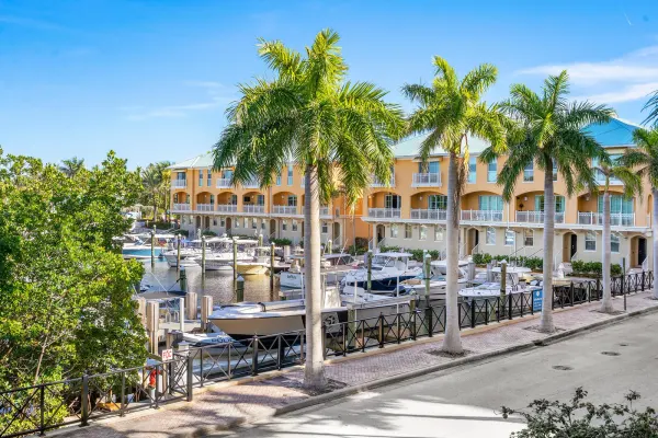 700 E Boynton Beach Boulevard 202, Boynton Beach, FL 33435