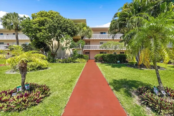 2856 S Garden Dr Drive S 212, Lake Worth, FL 33461