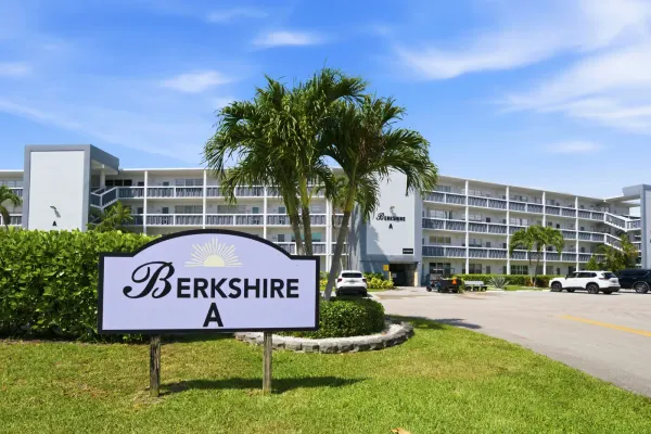 4002 Berkshire 4002, Deerfield Beach, FL 33442