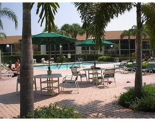 2307 SW 15th Street SW 1, Deerfield Beach, FL 33442