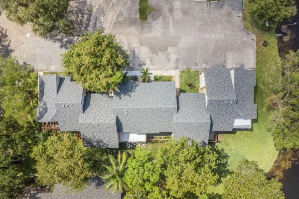 32 Wimbledon Lake 221, Plantation, FL 33324