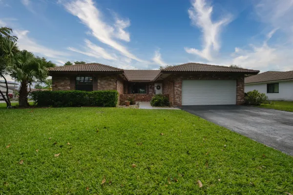 935 NW 110th Lane, Coral Springs, FL 33071
