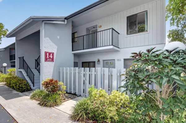 2535 SW 22nd Avenue 103, Delray Beach, FL 33445