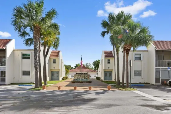 1428 SE 4th Avenue, Deerfield Beach, FL 33441