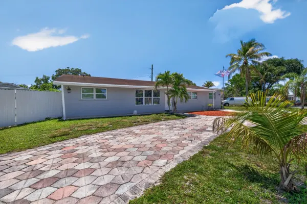 650 NW 38th Place, Deerfield Beach, FL 33064