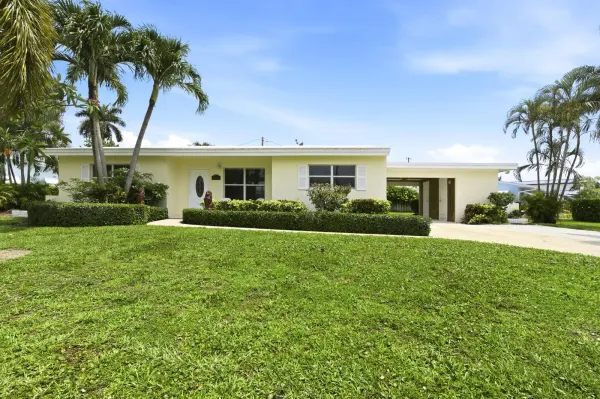 1452 Crest Drive, Lake Worth, FL 33461