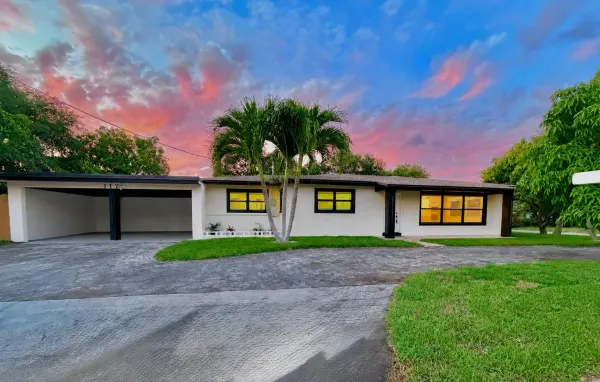 117 SE 22nd Avenue, Boynton Beach, FL 33435