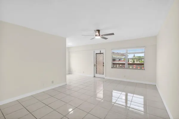 374 Brighton I 374, Boca Raton, FL 33434