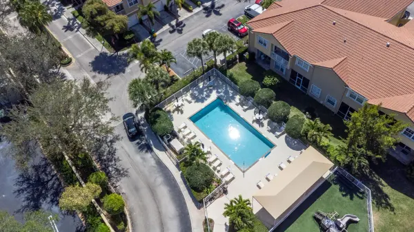 110 Lighthouse Circle H, Tequesta, FL 33469