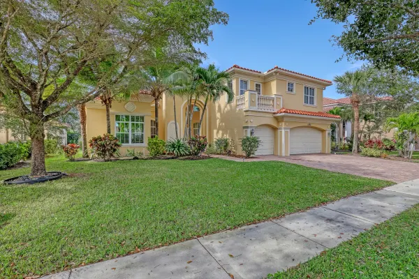 3389 Lago De Talavera, Lake Worth, FL 33467