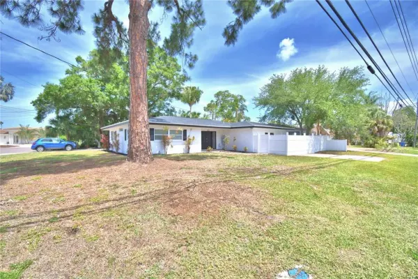 3553 Center Circle, Largo, FL, 33774