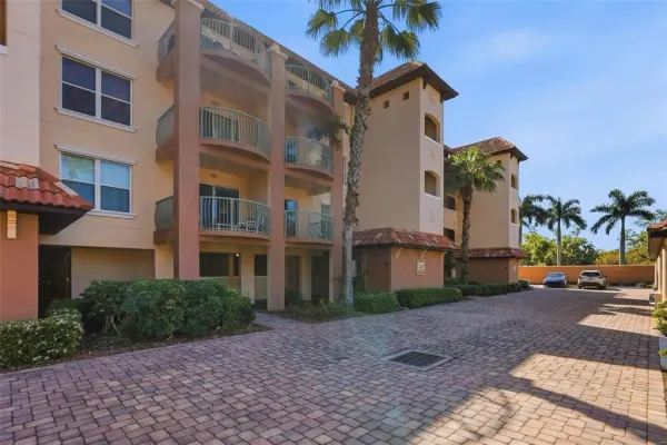 1695 Pinellas Bayway S, Unit E4, Tierra Verde, FL, 33715
