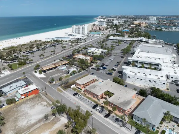 121 46th Avenue, Unit 2g, St Pete Beach, FL, 33706