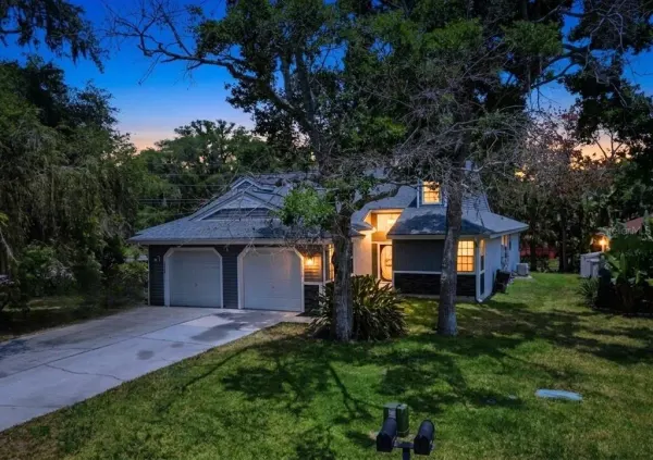351 Ixora Drive, Unit 61, Palm Harbor, FL, 34684
