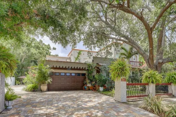 325 49th Street N, St Petersburg, FL, 33710