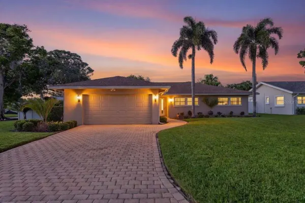 1501 N Dakota Avenue NE, St Petersburg, FL, 33703