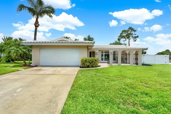14560 Passage Way, Seminole, FL, 33776
