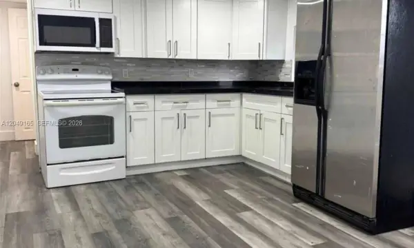 Address Withheld, Oakland Park, FL 33311