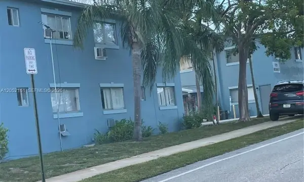 Address Withheld, Lake Worth, FL 33460