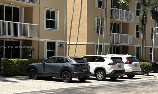 619 E Sheridan Street, Unit 105, Dania Beach, FL, 33004