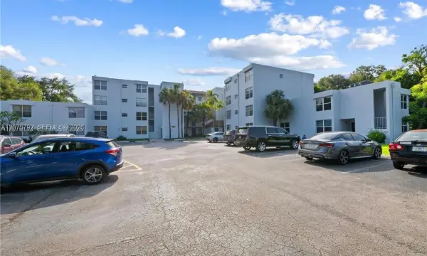 9400 Live Oak Place, Unit 205, Davie, FL, 33324