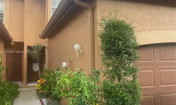 1522 Barcelona Way 5-20, Weston, FL 33327