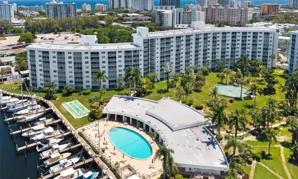 2731 NE 14th St Causeway 232, Pompano Beach, FL 33062