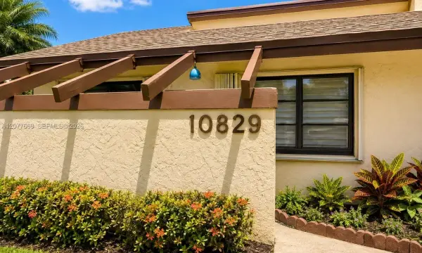 10829 NW 30th Place 221, Sunrise, FL 33322