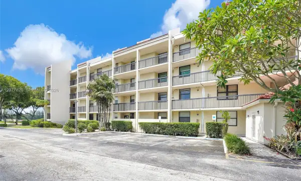 117 Lake Emerald Drive, Unit 204, Oakland Park, FL, 33309