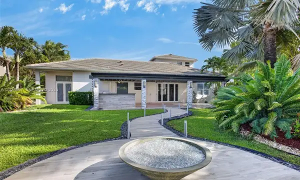 1371 Victoria Isle Drive, Weston, FL, 33327