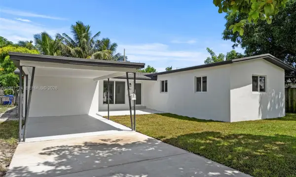 3651 SW 40th Avenue, West Park, FL 33023