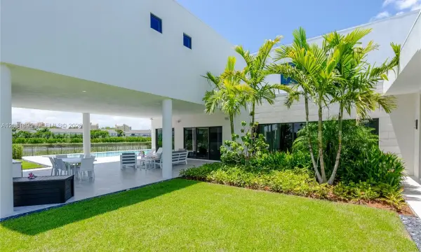 Address Withheld, Weston, FL 33326
