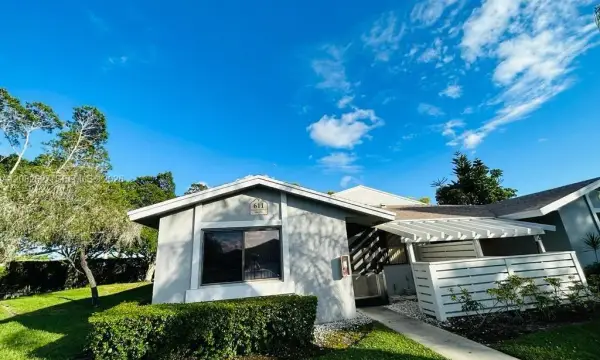 611 Racquet Club Road 1, Weston, FL 33326