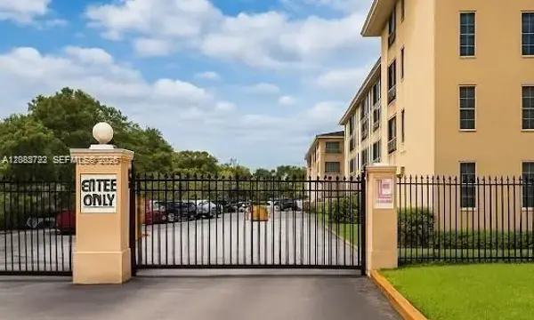 4848 NW 24th Court 203, Lauderdale Lakes, FL 33313