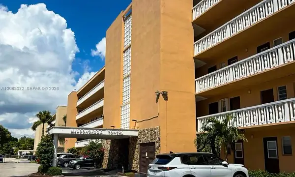 301 NE 14th Avenue 504, Hallandale Beach, FL 33009