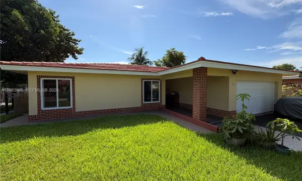 8250 NW 66th Terrace, Tamarac, FL 33321