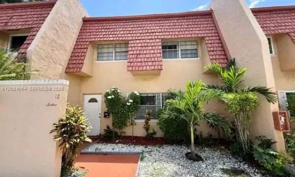 12 Meacham Lane 12, Tamarac, FL 33319