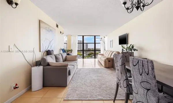 Address Withheld, Hallandale Beach, FL 33009