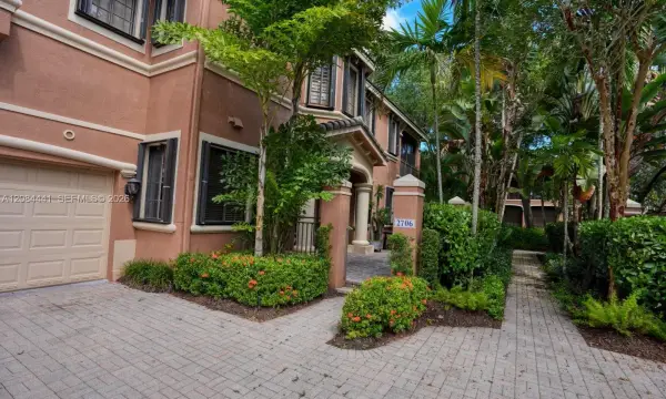 Address Withheld, Weston, FL 33332