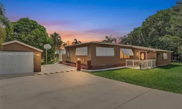 5220 SW 26th Avenue, Dania Beach, FL 33312
