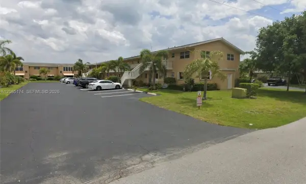 2102 NE 1st Way 102, Boynton Beach, FL 33435
