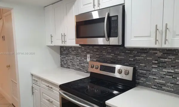 Address Withheld, Sunrise, FL 33351