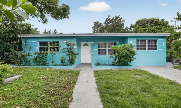 6238 Hayes Street, Hollywood, FL 33024