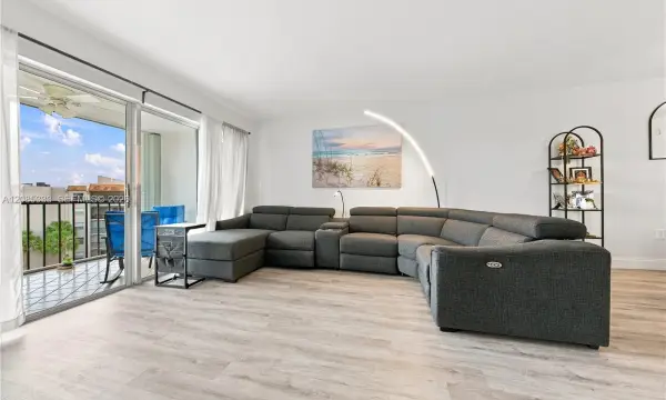 3930 Inverrary Boulevard 602-d, Lauderhill, FL 33319